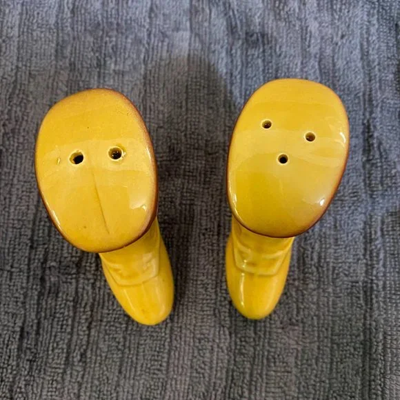 Grand Ole Opry Souvenir Salt and Pepper Shakers. - Picture 4 of 5